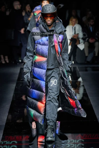 Look 32